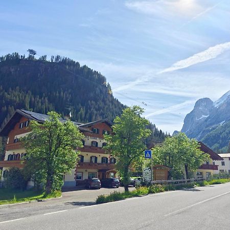 Residence Villa Flora By Ama Val Di Fassa Canazei Bagian luar foto